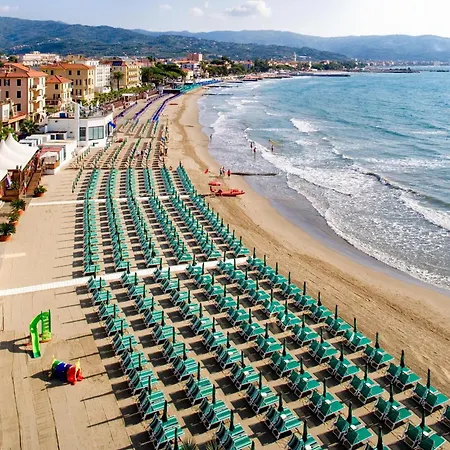 Hotel Metropol Diano Marina