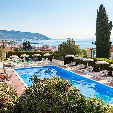 Metropol 4* Diano Marina