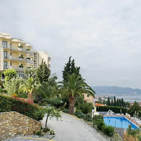 Metropol 4*
